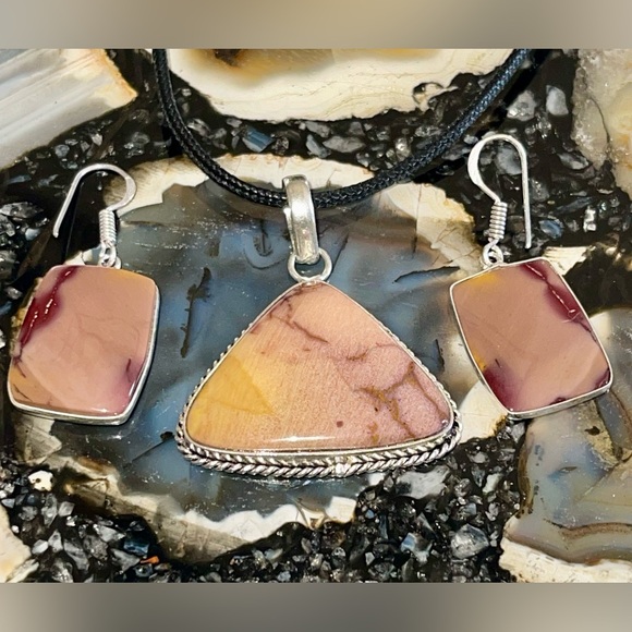 Mookaite Pendant & Earrings Set - Picture 6 of 14